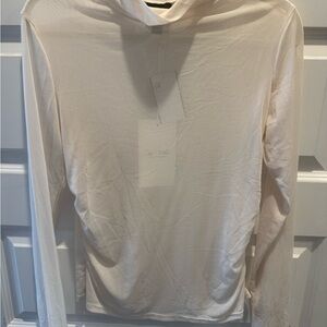 Oak & Trellis Women’s Long Sleeve Cream Tee